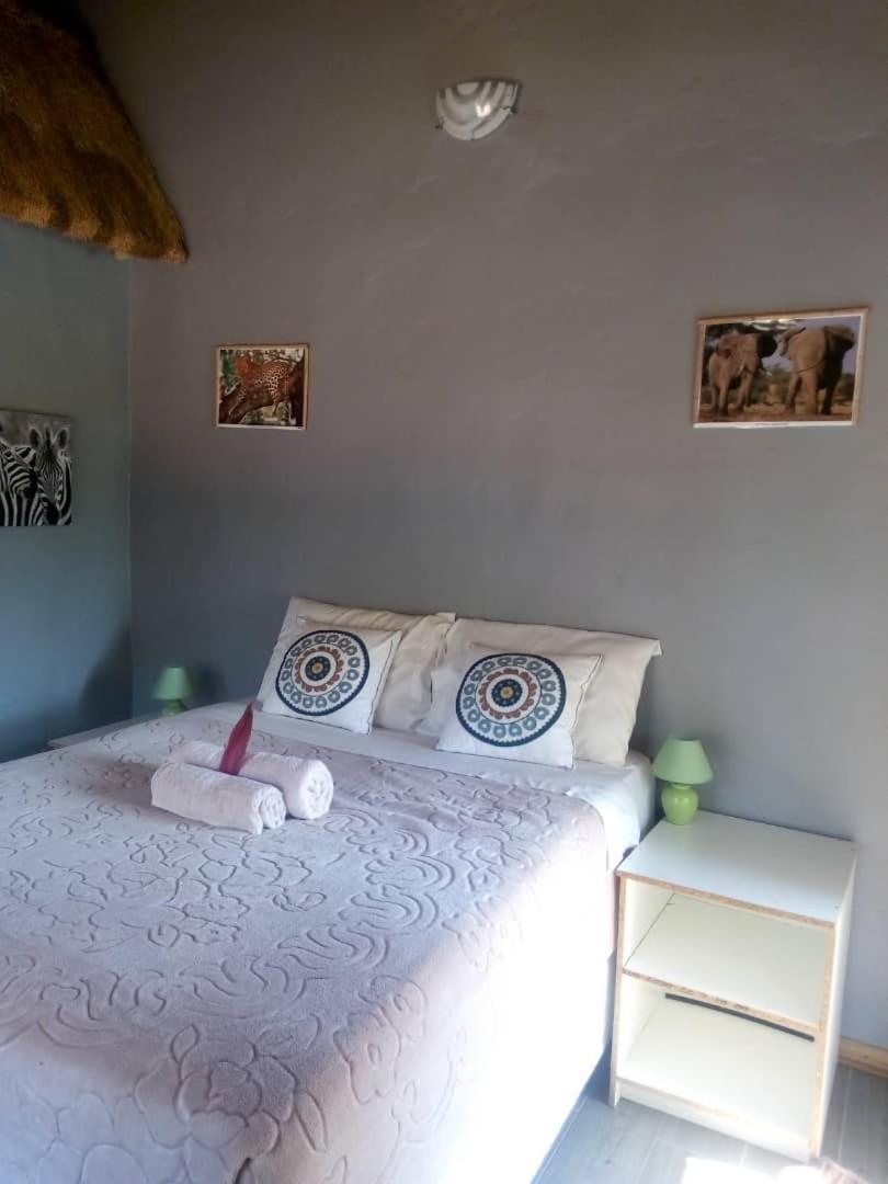 Jungle Breeze Home Stay Kasane Exterior foto